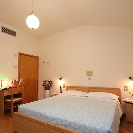 Hotel Villa Luca Chianciano Terme Værelse billede