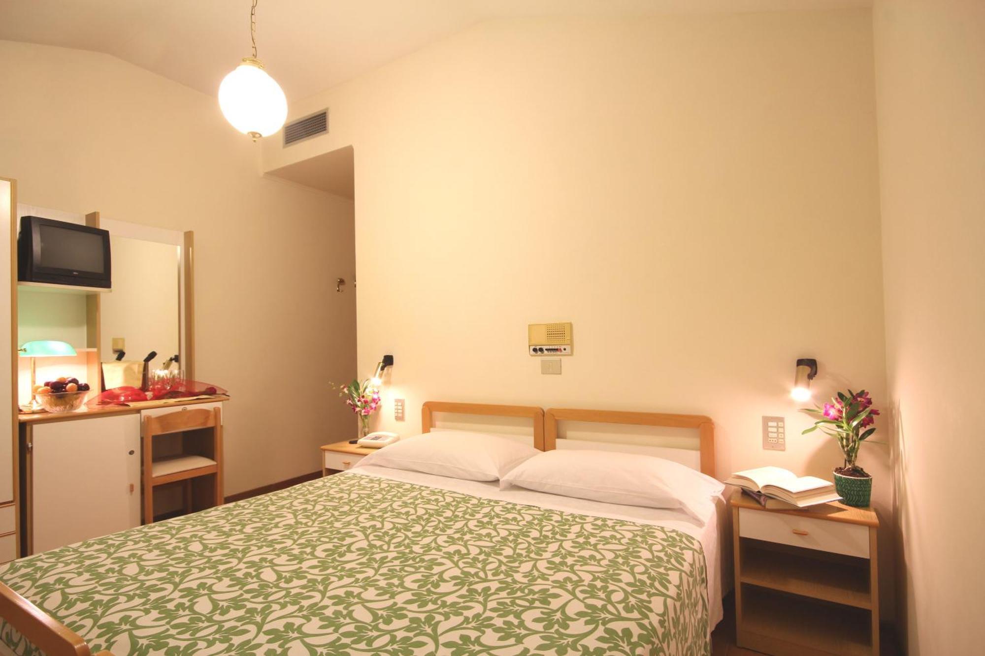 Hotel Villa Luca Chianciano Terme Værelse billede