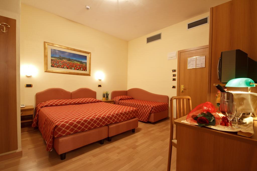 Hotel Villa Luca Chianciano Terme Eksteriør billede